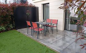 Disney - Paris 5 Min De Disney - Pk Prive Gratuit - 4 Personnes - Terrasse Jardin